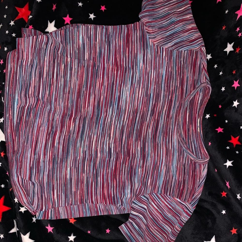 T shirt stripped horizontally
